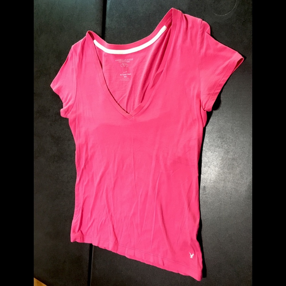AMERICAN EAGLE V-Neck Pink Tee Short Sleeves M